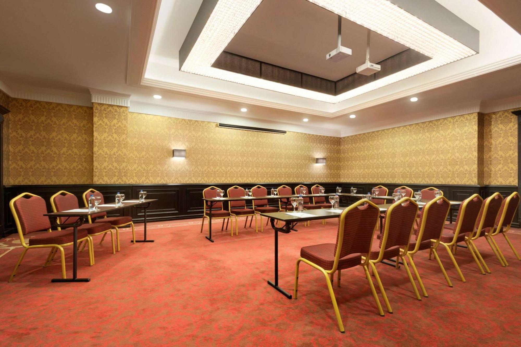 Ramada By Wyndham Sakarya Hotel Exteriör bild