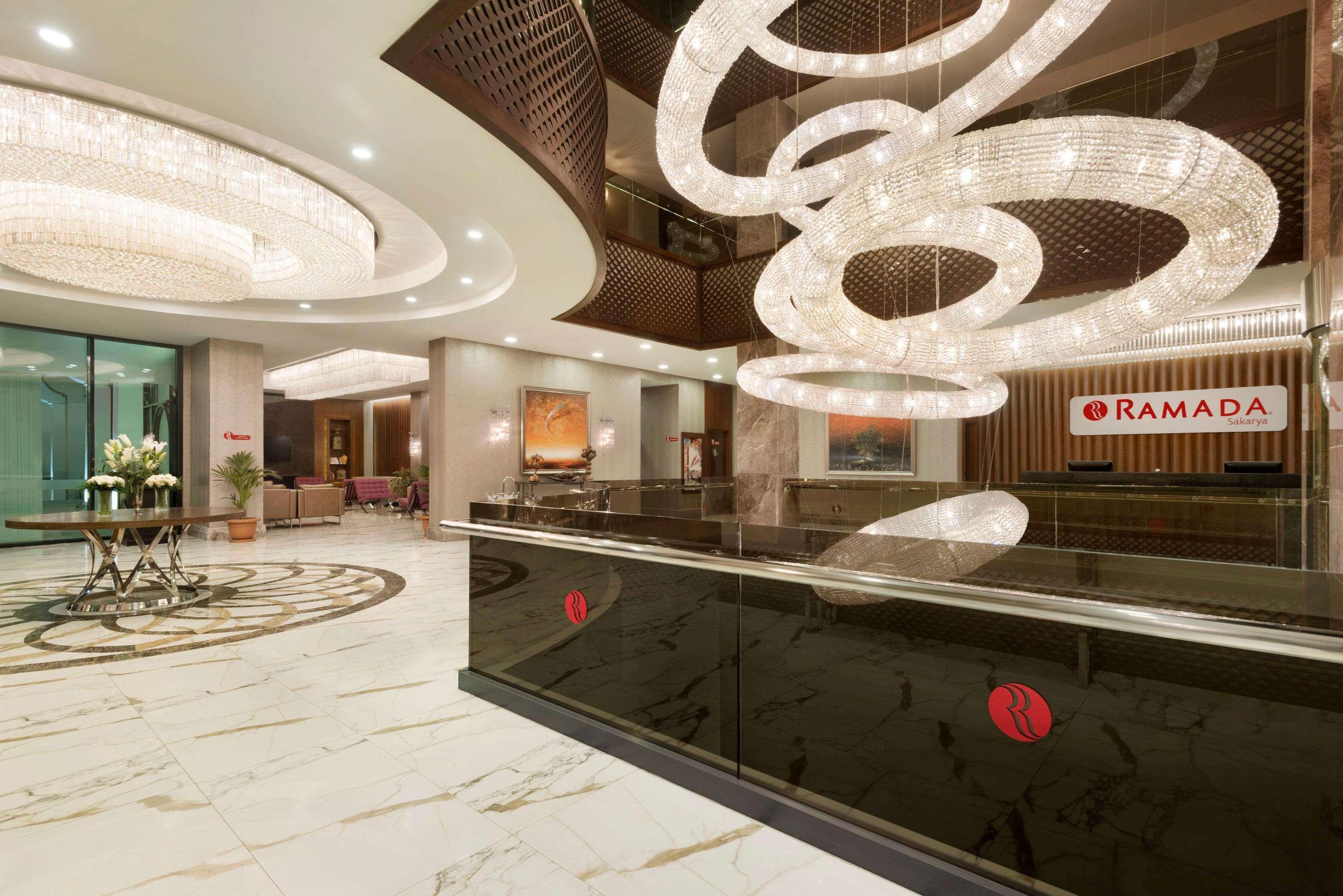 Ramada By Wyndham Sakarya Hotel Exteriör bild