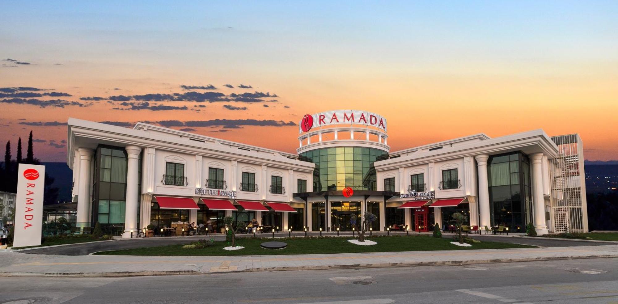 Ramada By Wyndham Sakarya Hotel Exteriör bild